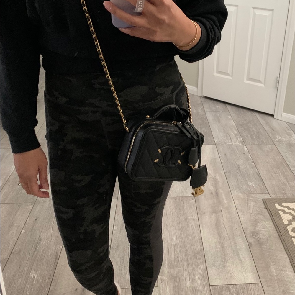 Chanel CC Filigree Vanity Small Black - Picture 11 of 17